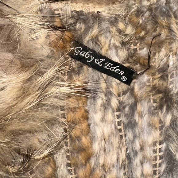 Gaby & Eden Rabbit And Raccoon Fur Vest - Picture 13 of 13